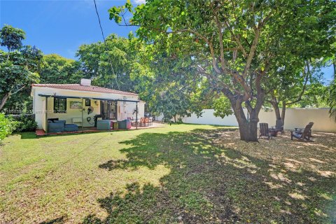 Villa ou maison à vendre à Miami, Floride: 2 chambres, 69.68 m2 № 1360609 - photo 12