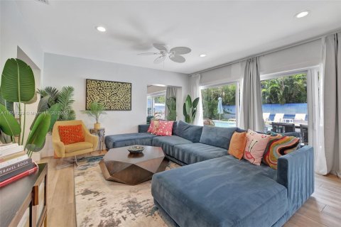 Casa en venta en Fort Lauderdale, Florida, 6 dormitorios, 312.71 m2 № 1360465 - foto 10