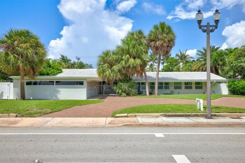 House in Fort Lauderdale, Florida 6 bedrooms, 312.71 sq.m. № 1360465 - photo 1