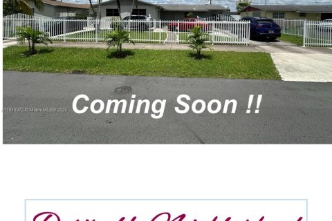 Casa en venta en Miami, Florida, 4 dormitorios, 147.06 m2 № 1384058 - foto 1