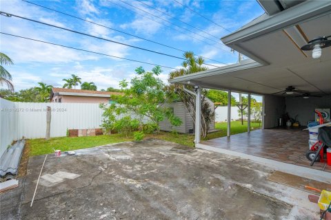 Casa en venta en Miami, Florida, 4 dormitorios, 147.06 m2 № 1384058 - foto 26