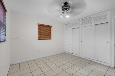 Villa ou maison à vendre à Miami, Floride: 4 chambres, 147.06 m2 № 1384058 - photo 19