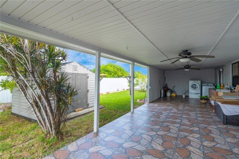 Villa ou maison à vendre à Miami, Floride: 4 chambres, 147.06 m2 № 1384058 - photo 24