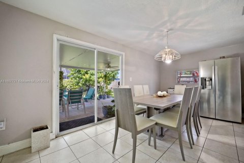 Villa ou maison à vendre à Miami, Floride: 3 chambres, 119.47 m2 № 1384260 - photo 6