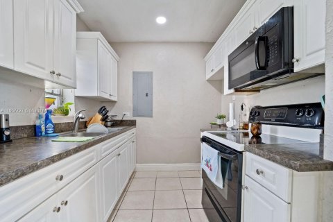 Casa en venta en Miami, Florida, 3 dormitorios, 119.47 m2 № 1384260 - foto 5