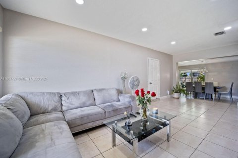 Casa en venta en Miami, Florida, 3 dormitorios, 119.47 m2 № 1384260 - foto 4