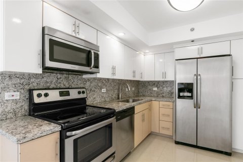 Condo in Aventura, Florida, 2 bedrooms  № 1384061 - photo 16