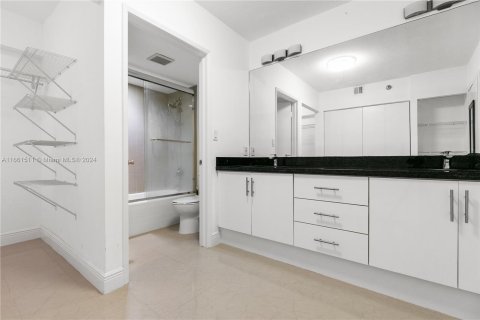 Condo in Aventura, Florida, 2 bedrooms  № 1384061 - photo 23