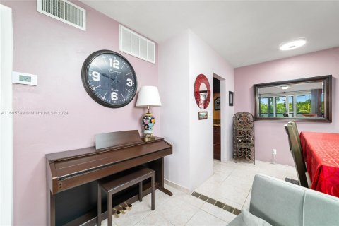 Copropriété à vendre à Oakland Park, Floride: 1 chambre, 55.74 m2 № 1232456 - photo 12