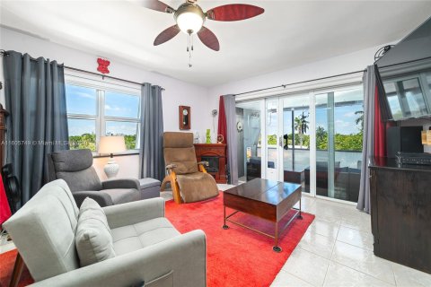 Copropriété à vendre à Oakland Park, Floride: 1 chambre, 55.74 m2 № 1232456 - photo 13