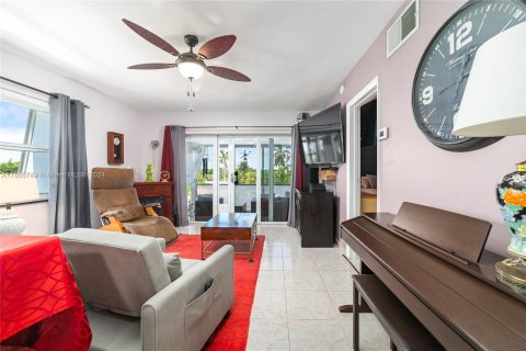 Copropriété à vendre à Oakland Park, Floride: 1 chambre, 55.74 m2 № 1232456 - photo 11