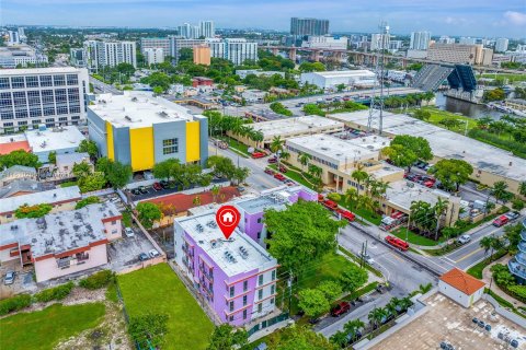 Propiedad comercial en venta en Miami, Florida № 1232453 - foto 20