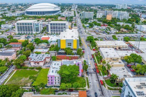 Propiedad comercial en venta en Miami, Florida № 1232453 - foto 25