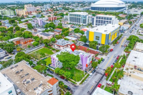 Propiedad comercial en venta en Miami, Florida № 1232453 - foto 7