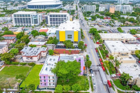 Propiedad comercial en venta en Miami, Florida № 1232453 - foto 10