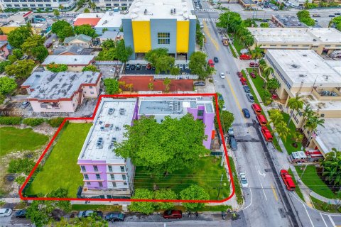 Propiedad comercial en venta en Miami, Florida № 1232453 - foto 22