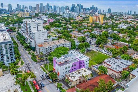 Propiedad comercial en venta en Miami, Florida № 1232453 - foto 13