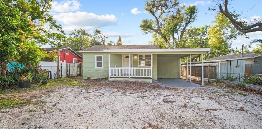 House in Tampa, Florida 3 bedrooms, 78.41 sq.m. № 1338340