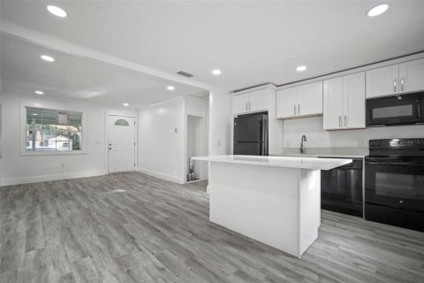 Casa en venta en Tampa, Florida, 3 dormitorios, 78.41 m2 № 1338340 - foto 7