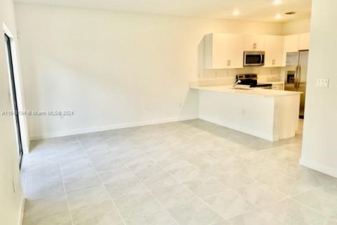 Townhouse in Miami, Florida 3 bedrooms, 157.66 sq.m. № 1330658 - photo 21