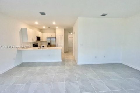 Townhouse in Miami, Florida 3 bedrooms, 157.66 sq.m. № 1330658 - photo 5