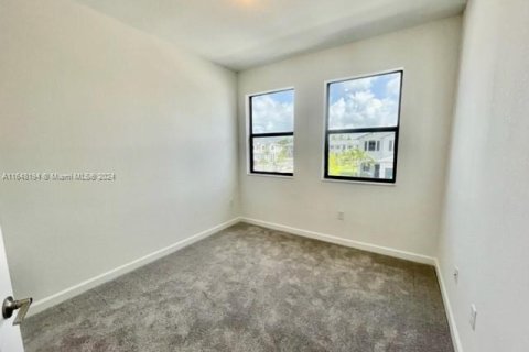 Touwnhouse à vendre à Miami, Floride: 3 chambres, 157.66 m2 № 1330658 - photo 16