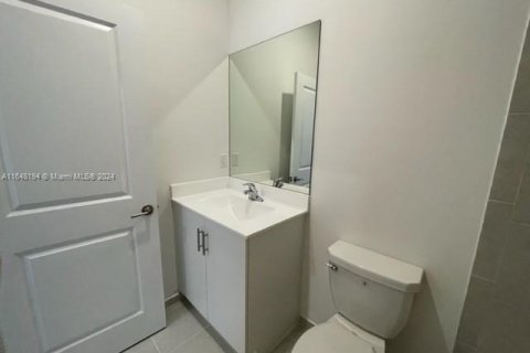 Touwnhouse à vendre à Miami, Floride: 3 chambres, 157.66 m2 № 1330658 - photo 11