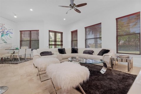 Casa en venta en Hollywood, Florida, 6 dormitorios, 459.49 m2 № 1330703 - foto 15