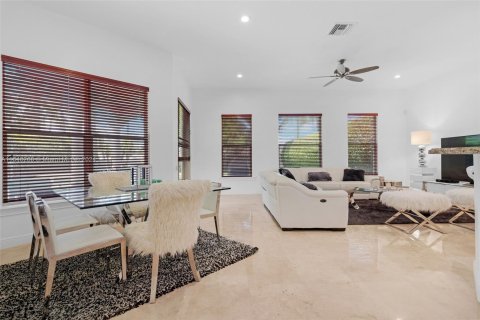 Casa en venta en Hollywood, Florida, 6 dormitorios, 459.49 m2 № 1330703 - foto 16