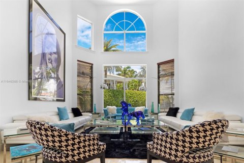 Casa en venta en Hollywood, Florida, 6 dormitorios, 459.49 m2 № 1330703 - foto 9