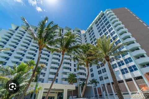 Copropriété à vendre à Miami Beach, Floride: 48.12 m2 № 1330746 - photo 2