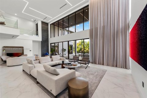 Villa ou maison à vendre à Miami, Floride: 6 chambres, 641.21 m2 № 911888 - photo 15