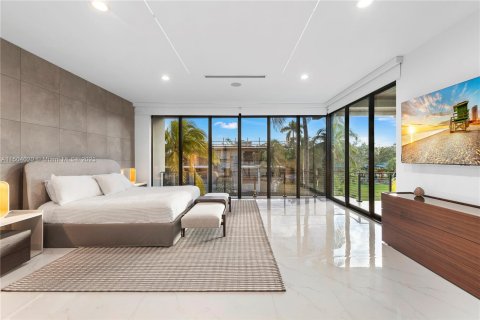 Villa ou maison à vendre à Miami, Floride: 6 chambres, 641.21 m2 № 911888 - photo 25