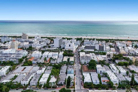 Commercial property in Miami Beach, Florida № 911847 - photo 2