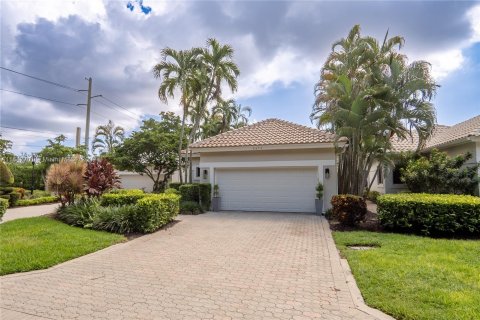 House in Boca Raton, Florida 3 bedrooms, 156.91 sq.m. № 1321321 - photo 2