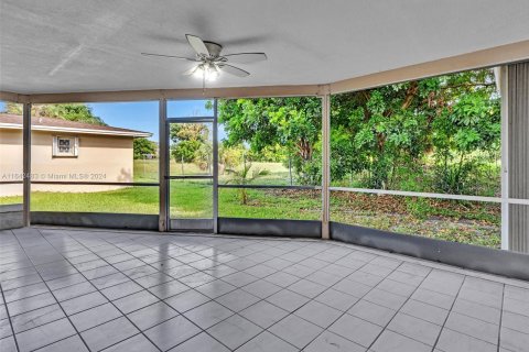 House in Deerfield Beach, Florida 2 bedrooms, 125.98 sq.m. № 1321283 - photo 24