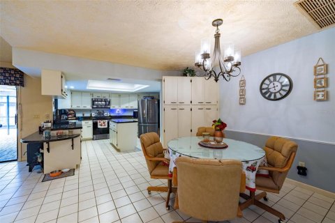 House in Fort Myers, Florida 4 bedrooms, 241.17 sq.m. № 865403 - photo 22