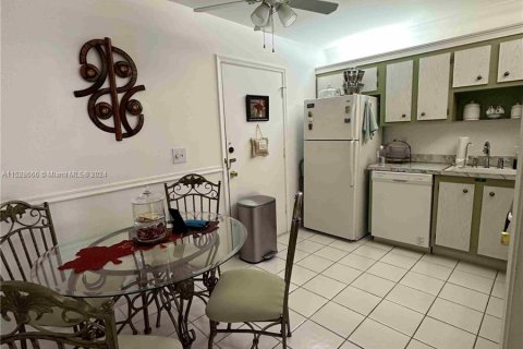 Copropriété à vendre à Lauderhill, Floride: 1 chambre, 86.21 m2 № 1004285 - photo 5