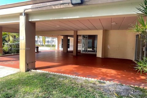 Condominio en venta en Miami, Florida, 1 dormitorio, 88.63 m2 № 993738 - foto 23
