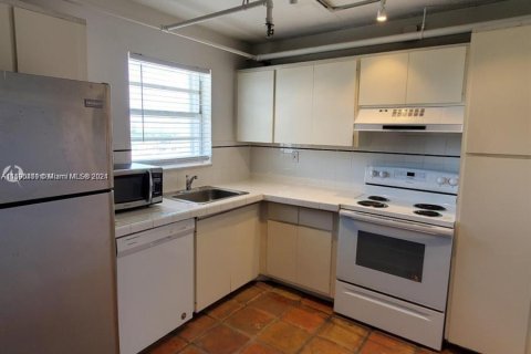 Condo in Miami Beach, Florida, 1 bedroom  № 1187171 - photo 6