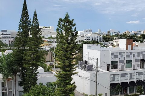 Condo in Miami Beach, Florida, 1 bedroom  № 1187171 - photo 3