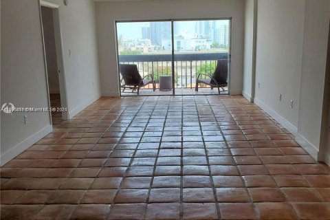 Condo in Miami Beach, Florida, 1 bedroom  № 1187171 - photo 4