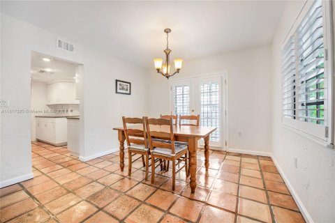 Copropriété à vendre à Coral Gables, Floride: 3 chambres, 159.23 m2 № 1268988 - photo 4