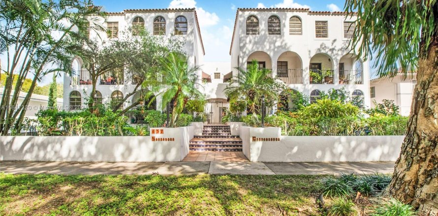 Condominio en Coral Gables, Florida, 3 dormitorios  № 1268988