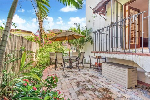 Condo in Coral Gables, Florida, 3 bedrooms  № 1268988 - photo 8