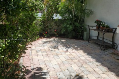 Condo in Coral Gables, Florida, 3 bedrooms  № 1268988 - photo 24