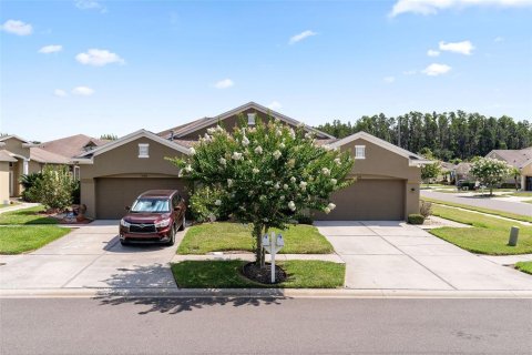 House in Wesley Chapel, Florida 3 bedrooms, 190.82 sq.m. № 1250725 - photo 2