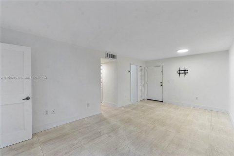 Copropriété à vendre à Miami, Floride: 2 chambres, 87.89 m2 № 1356774 - photo 3