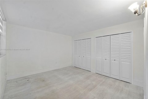 Copropriété à vendre à Miami, Floride: 2 chambres, 87.89 m2 № 1356774 - photo 9