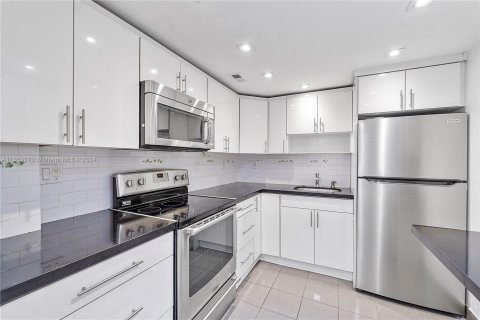 Copropriété à vendre à Miami, Floride: 2 chambres, 87.89 m2 № 1356774 - photo 6